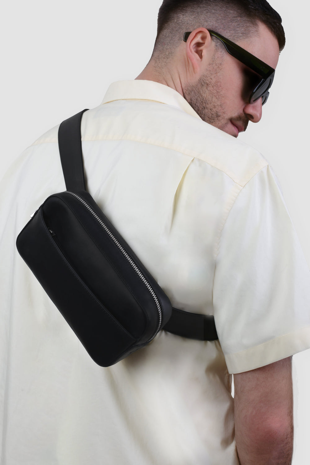 Bauchtasche Leder PALLAS Midnight Black aus echtem Leder von PURE Leather Studio | PURE Leather Studio