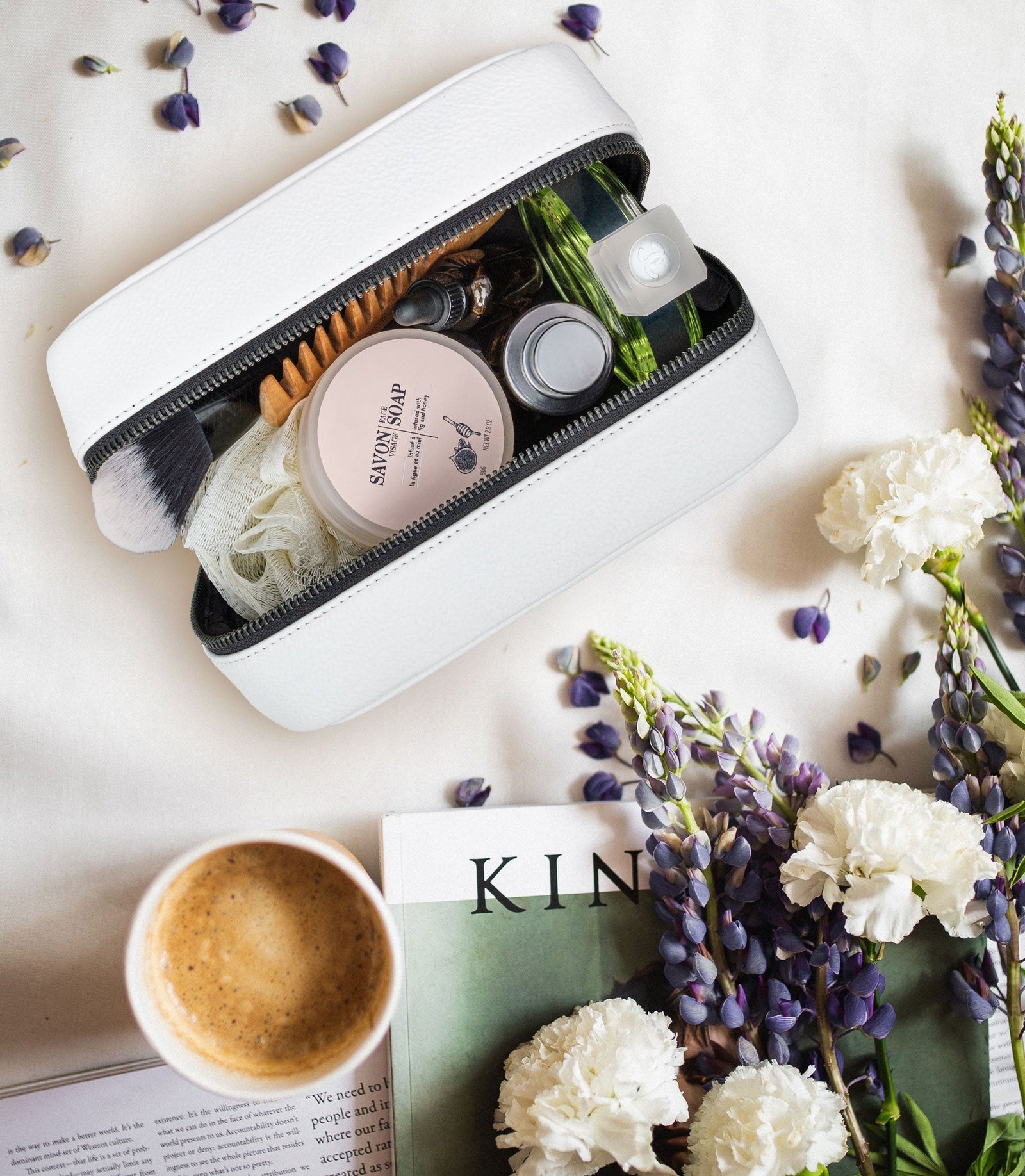 Kosmetiktasche Leder MIRA Ivory White aus echtem Leder von PURE Leather Studio | PURE Leather Studio