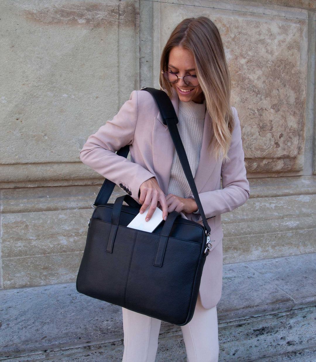 Laptoptasche Leder CAPELLA Midnight Black aus echtem Leder von PURE Leather Studio | PURE Leather Studio