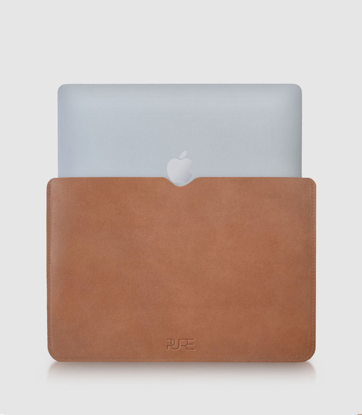 13" MacBook Lederhülle AVIOR Tan aus echtem Leder von PURE Leather Studio | PURE Leather Studio