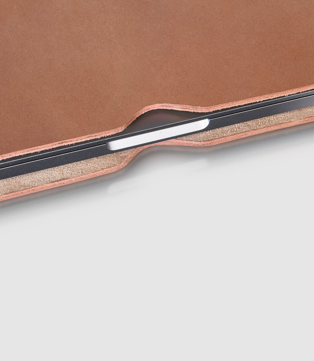 13" MacBook Lederhülle AVIOR Tan aus echtem Leder von PURE Leather Studio | PURE Leather Studio