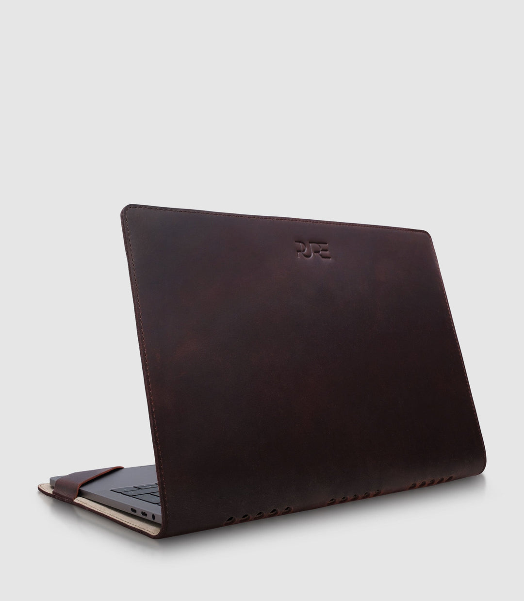 13 Zoll MacBook Lederhülle ATRIA Chocolate aus echtem Leder von PURE Leather Studio | PURE Leather Studio
