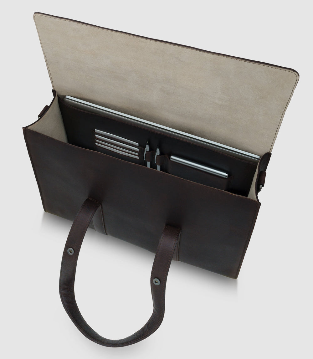 Aktentasche Leder LESATH Chocolate aus echtem Leder von PURE Leather Studio | PURE Leather Studio