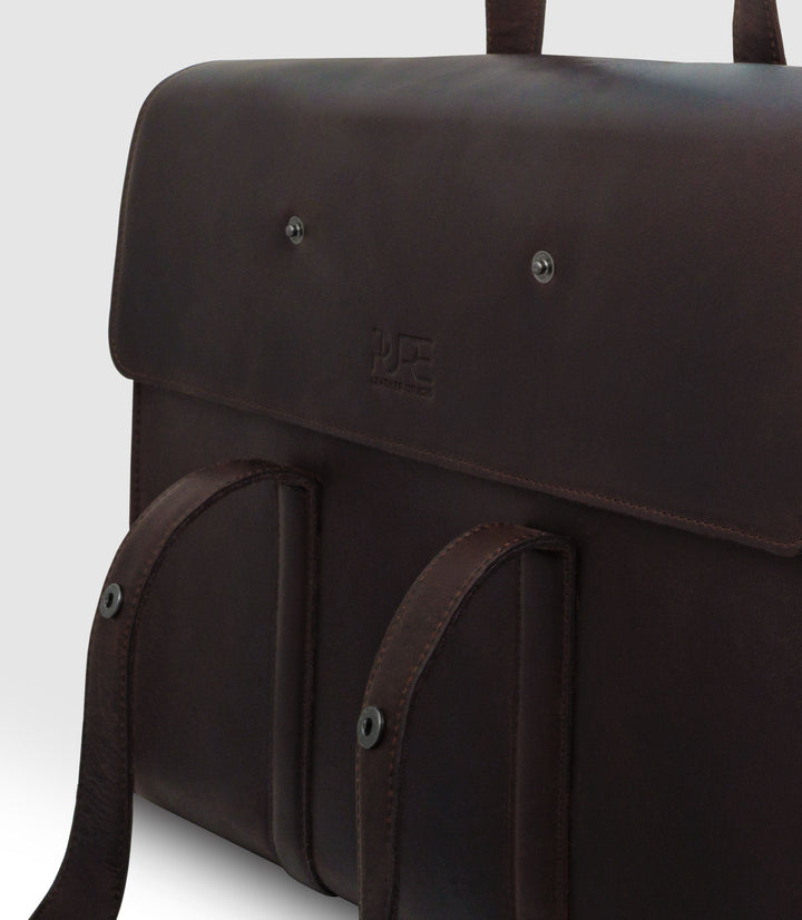 Aktentasche Leder LESATH Chocolate aus echtem Leder von PURE Leather Studio | PURE Leather Studio