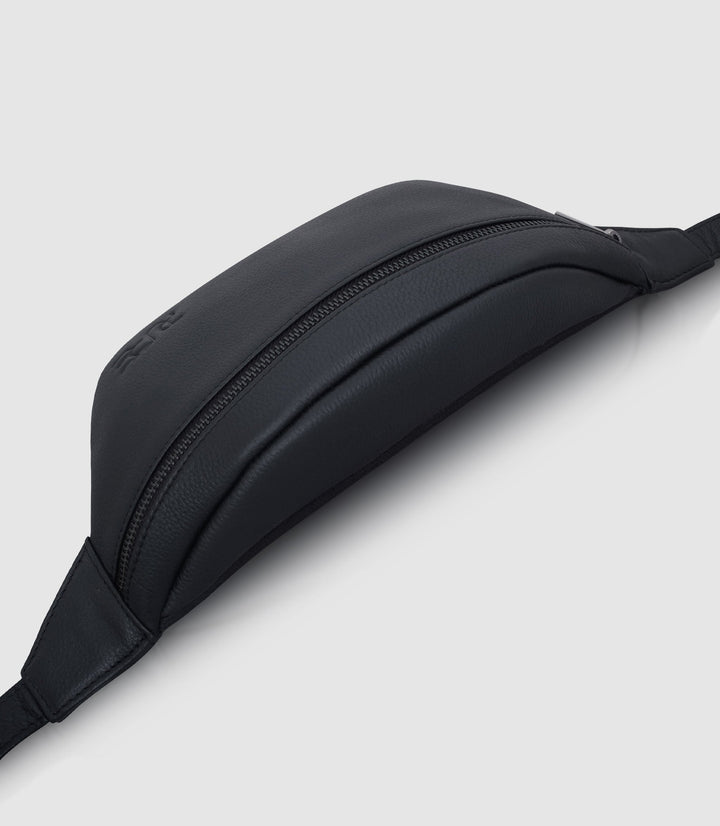 Bauchtasche Leder CAPH Midnight Black aus echtem Leder von PURE Leather Studio | PURE Leather Studio