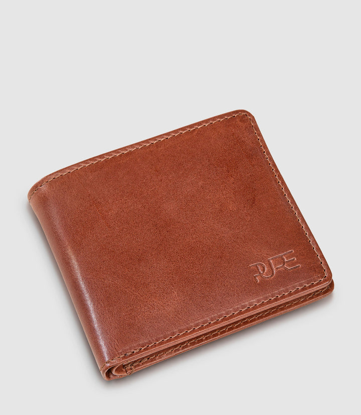 Geldbeutel Leder CASTOR Bifold Cognac aus echtem Leder von PURE Leather Studio | PURE Leather Studio