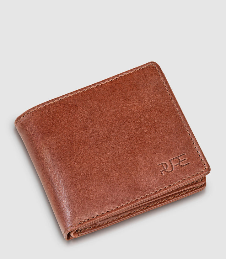 Geldbeutel Leder CASTOR Trifold Cognac aus echtem Leder von PURE Leather Studio | PURE Leather Studio
