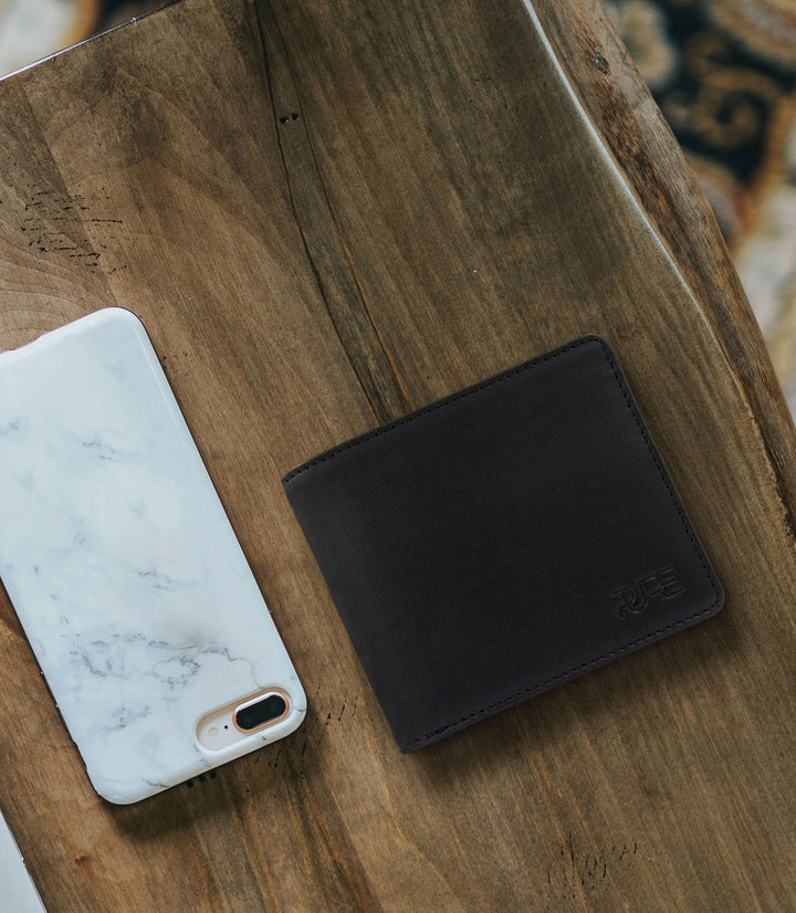 Geldbeutel Leder CASTOR Trifold Midnight Black aus echtem Leder von PURE Leather Studio | PURE Leather Studio