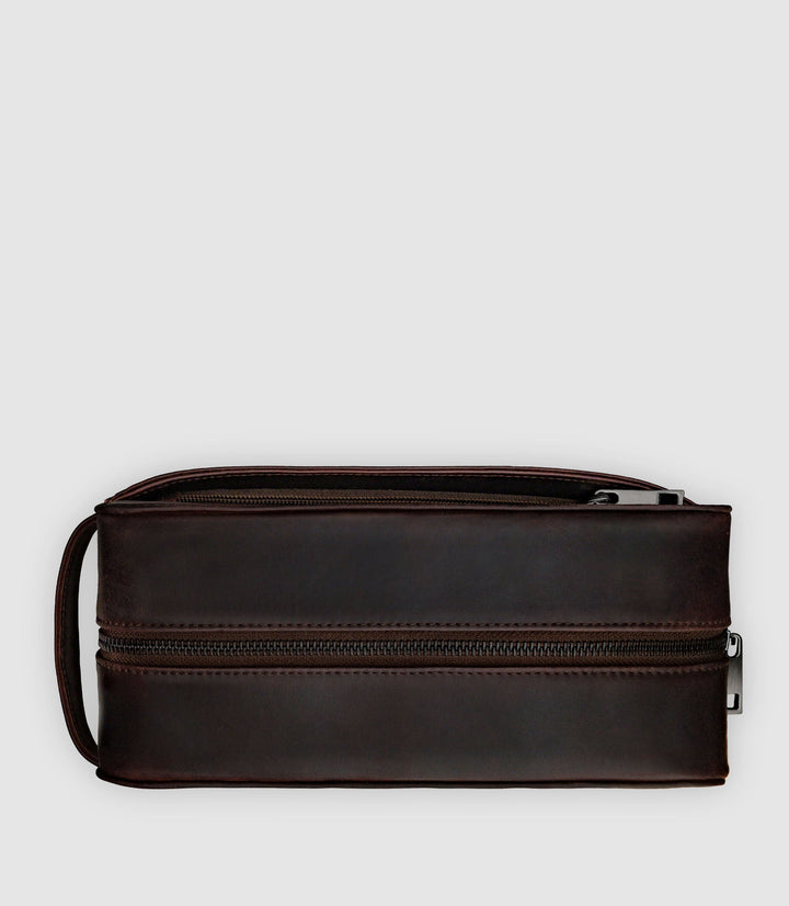 Kulturtasche Leder ATLAS Chocolate aus echtem Leder von PURE Leather Studio | PURE Leather Studio