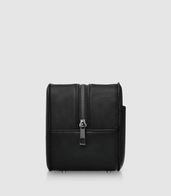 Kulturtasche Leder ATLAS Midnight Black aus echtem Leder von PURE Leather Studio | PURE Leather Studio