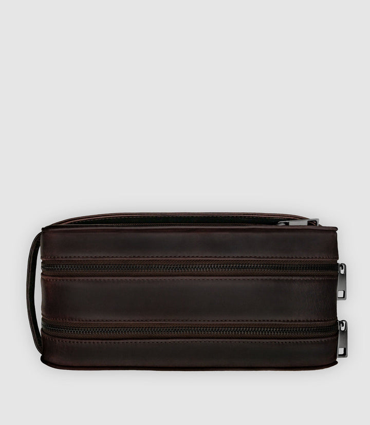 Kulturtasche Leder ATLAS XL Chocolate aus echtem Leder von PURE Leather Studio | PURE Leather Studio