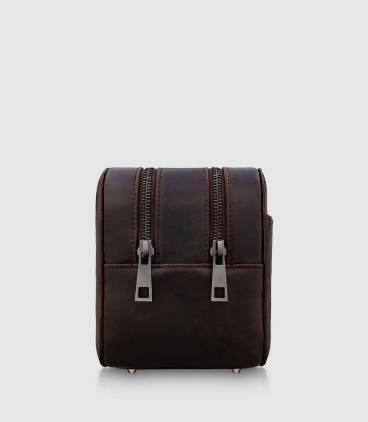 Kulturtasche Leder ATLAS XL Chocolate aus echtem Leder von PURE Leather Studio | PURE Leather Studio