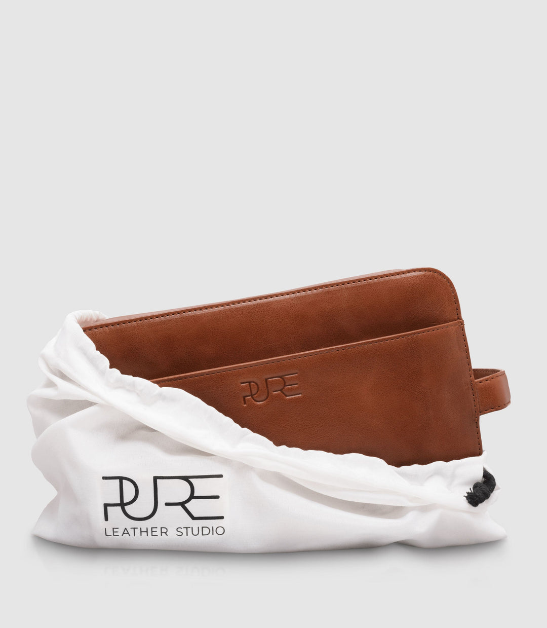 Kulturtasche Leder ATLAS XL Cognac aus echtem Leder von PURE Leather Studio | PURE Leather Studio