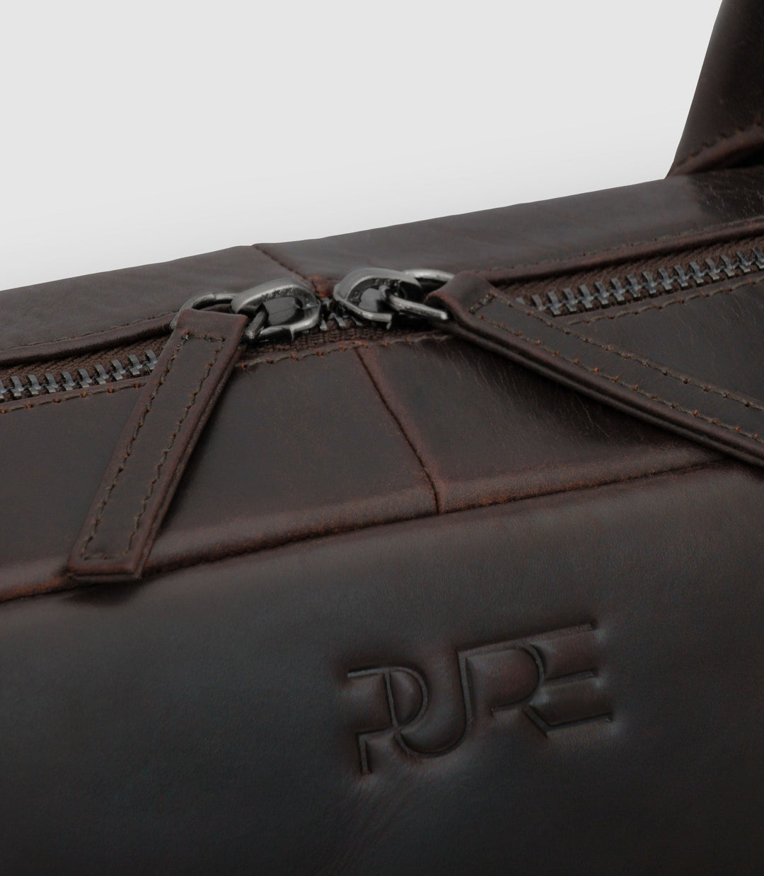 Laptoptasche Leder NAOS Chocolate aus echtem Leder von PURE Leather Studio | PURE Leather Studio