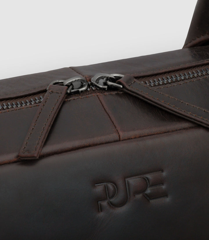Laptoptasche Leder NAOS Chocolate aus echtem Leder von PURE Leather Studio | PURE Leather Studio