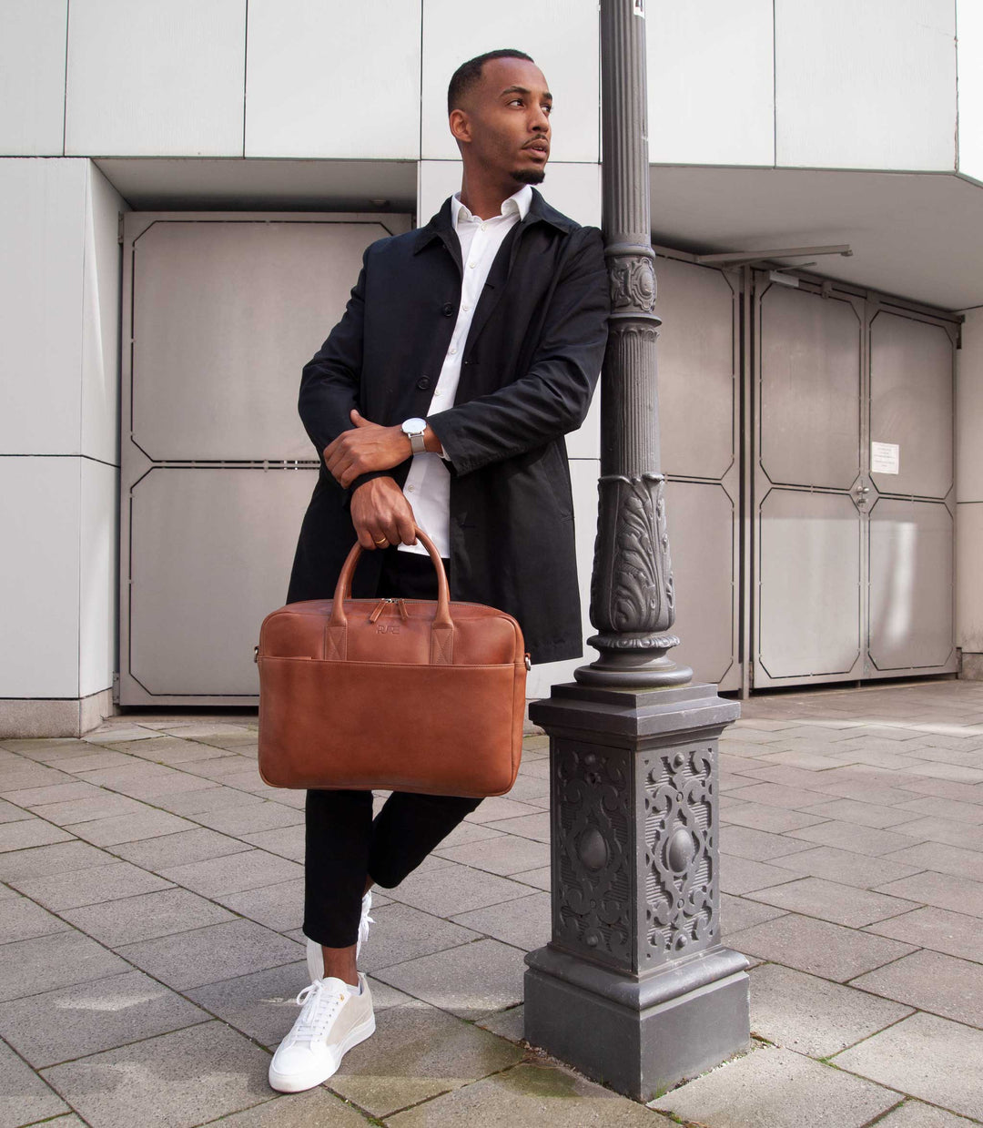 Laptoptasche Leder NAOS Cognac aus echtem Leder von PURE Leather Studio | PURE Leather Studio