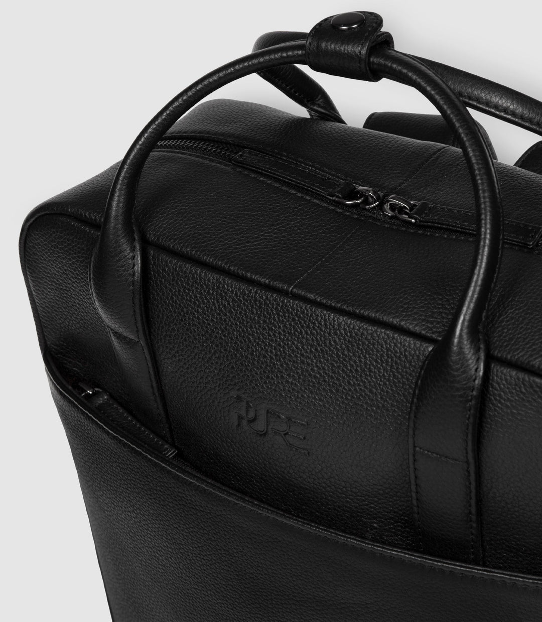 Rucksack Leder VEGA Midnight Black aus echtem Leder von PURE Leather Studio | PURE Leather Studio