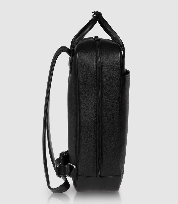 Rucksack Leder VEGA Midnight Black aus echtem Leder von PURE Leather Studio | PURE Leather Studio