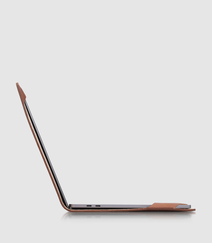 13 Zoll MacBook Lederhülle ATRIA Cognac