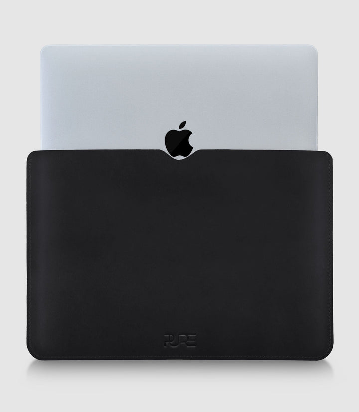 MacBook Lederhülle AVIOR 14 Zoll Midnight Black - Detailansicht Leder