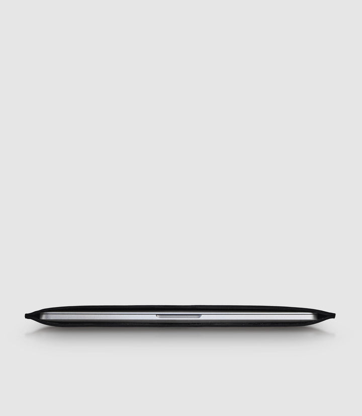 13" MacBook Lederhülle AVIOR Midnight Black