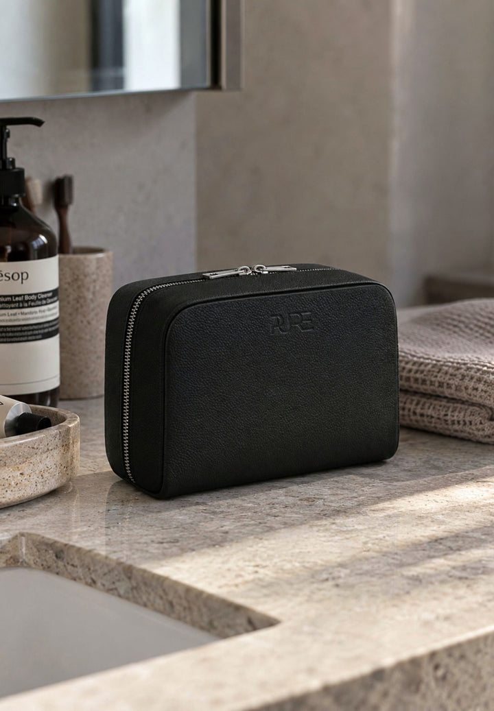 Trousse de toilette en cuir MIRA - Deep Black