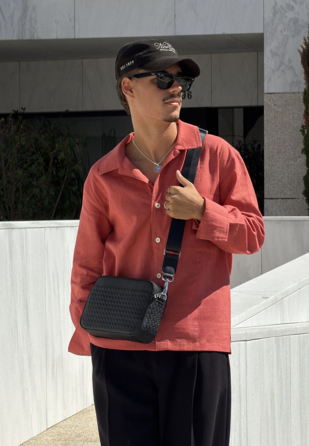 Umhängetasche Leder JUNO Medium Deep Black