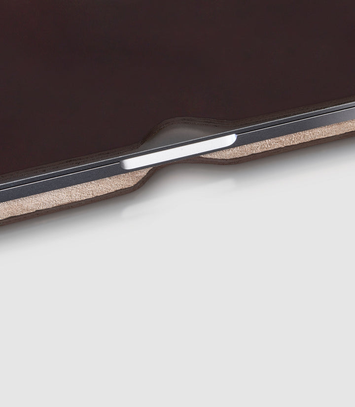 MacBook Hülle Leder 13 Zoll Chocolate - Slim Sleeve für MacBook Air & Pro