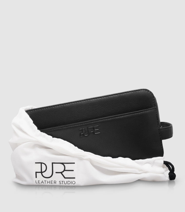 Kulturtasche Leder ATLAS XL Midnight Black aus echtem Leder von PURE Leather Studio | PURE Leather Studio